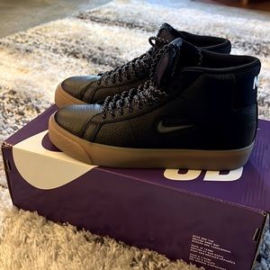 Nike SB Blazer MID